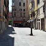 Venetian Apartment Near San Marco & Biennale