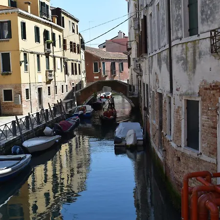Venetian Apartment Near San Marco & Biennale